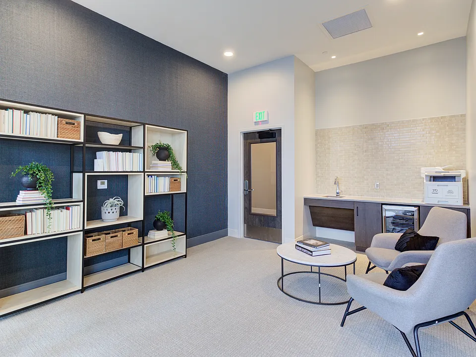 Building Photo 5