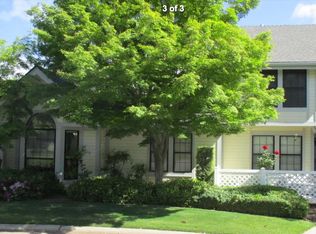 933 E Foxhill Dr, Fresno, CA