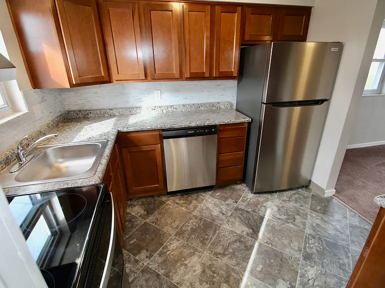 227 Parker St — Photo 1