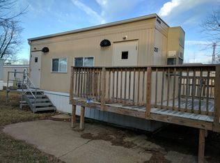 1 Holiday Lodge Rd, North Liberty, IA 52317