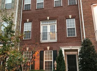 2267 Potomac Club Pkwy, Woodbridge, VA 22191