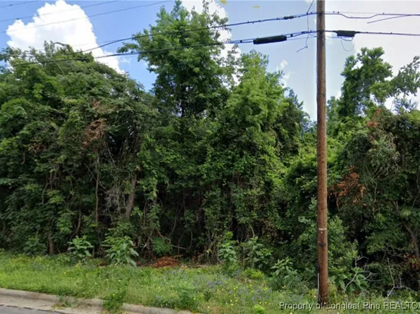 W Connecticut Ave, Southern Pines, NC 28387