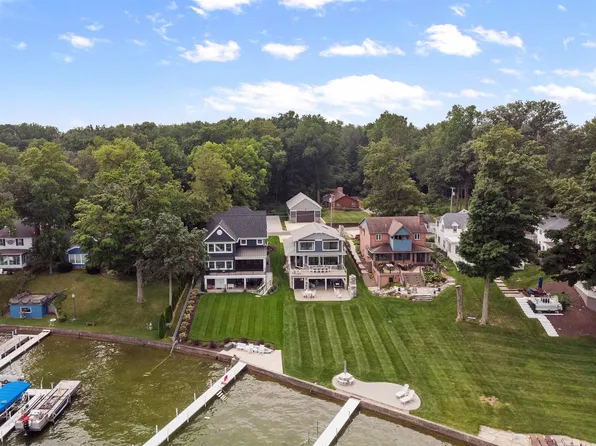 7574 E Vawter Park Rd, Syracuse, IN 46567