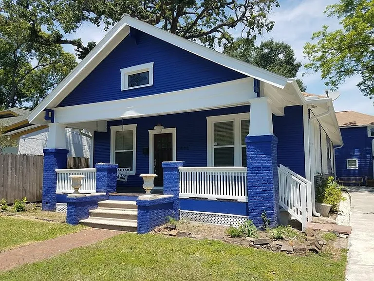 White Oak Dr — Photo 1
