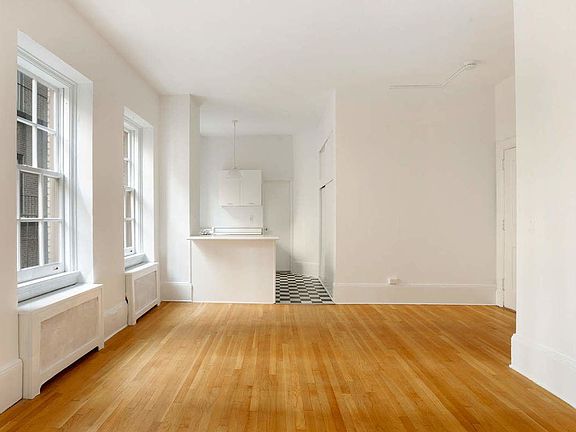 3rd image of 41 Central Park W #4D