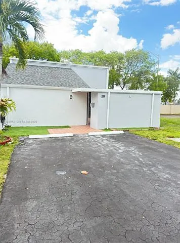 2560 SW 122nd Ct — Photo 5