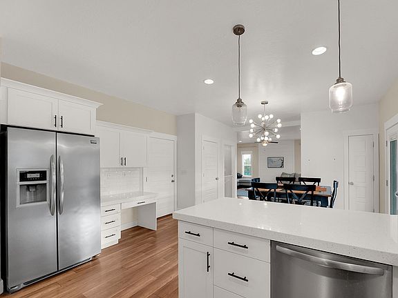 5th image of 7847 N Sagebrush Ln