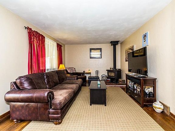 3rd image of 251 Bascom Ave