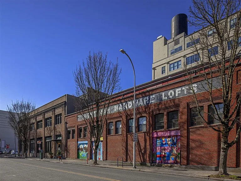 Honeyman Hardware Lofts — Photo 21