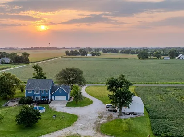 15443 Salem Rd, Dow, IL 62022