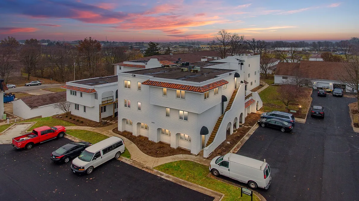 Building Photo - The Grove at Main