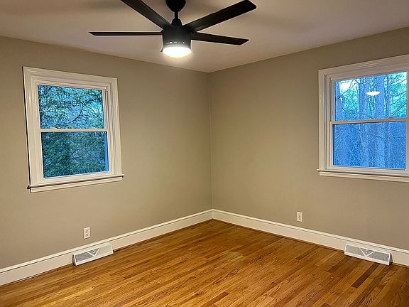 2nd image of 509 Lakeside Dr