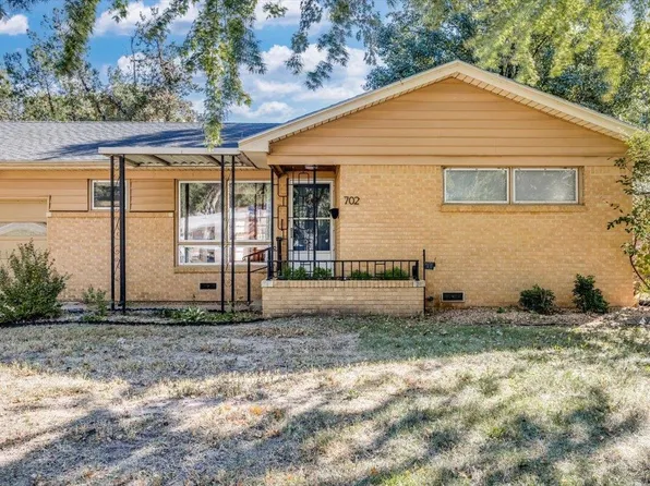 702 Charles Ave, Mulvane, KS 67110