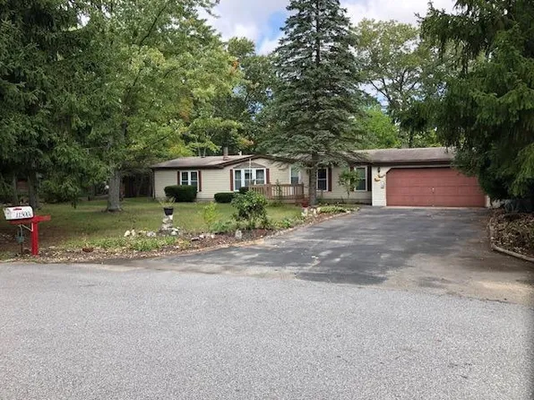 11500 Briarhill Dr, Demotte, IN 46310