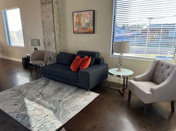 1601 Cottleville Pkwy #204