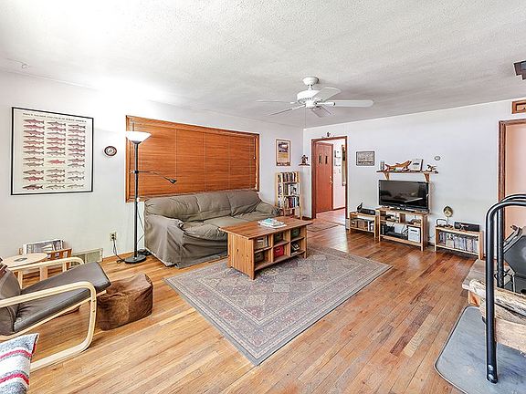 2nd image of 212 N Harbin Ave