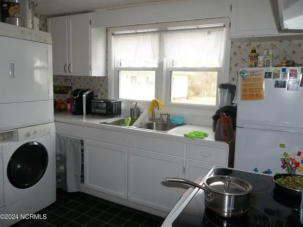 140 School St, Rockingham, NC 28379