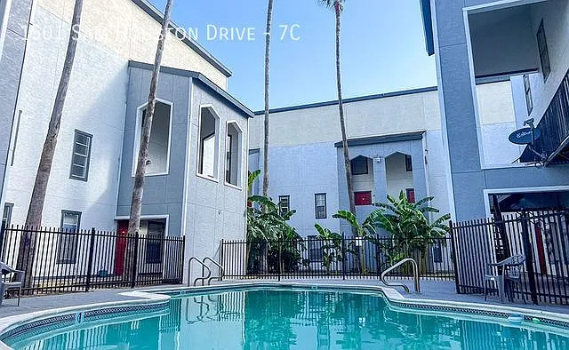 1501 Sam Houston Dr — Photo 3
