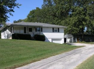 725 Gilmore Lake Rd, Waterloo, IL 62298