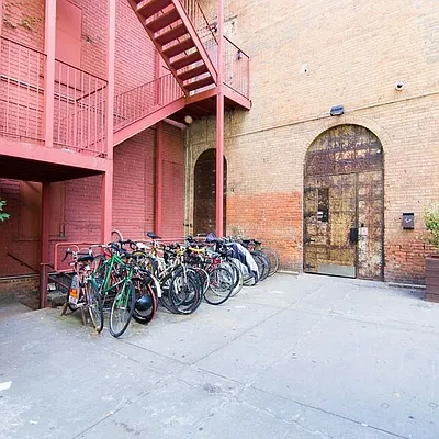 Rented by Nooklyn NYC LLC | media 27