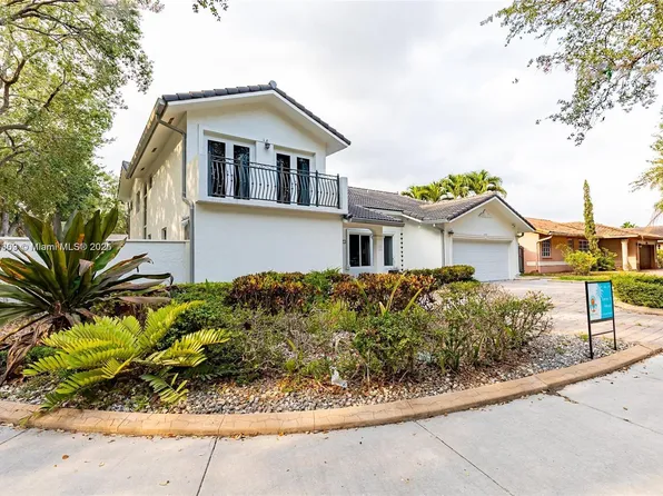 8371 NW 166th Ter, Miami Lakes, FL 33016