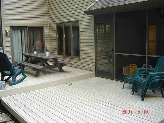 3rd image of 585 Kimberly Ct
