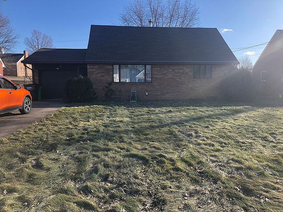1st image of 134 9th St NE
