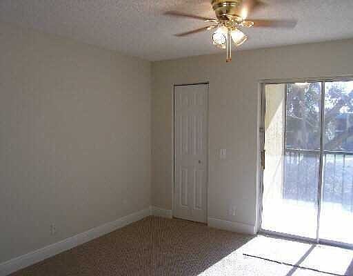 4th image of 713 Meadows Circle #713