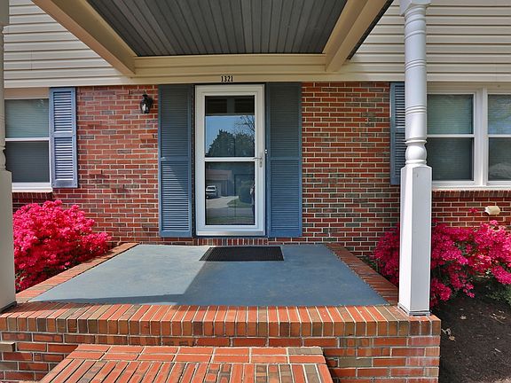 2nd image of 1321 Conrad Ln