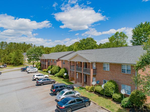 Crown Point | 120 Crown Point Dr, Cornelia, GA