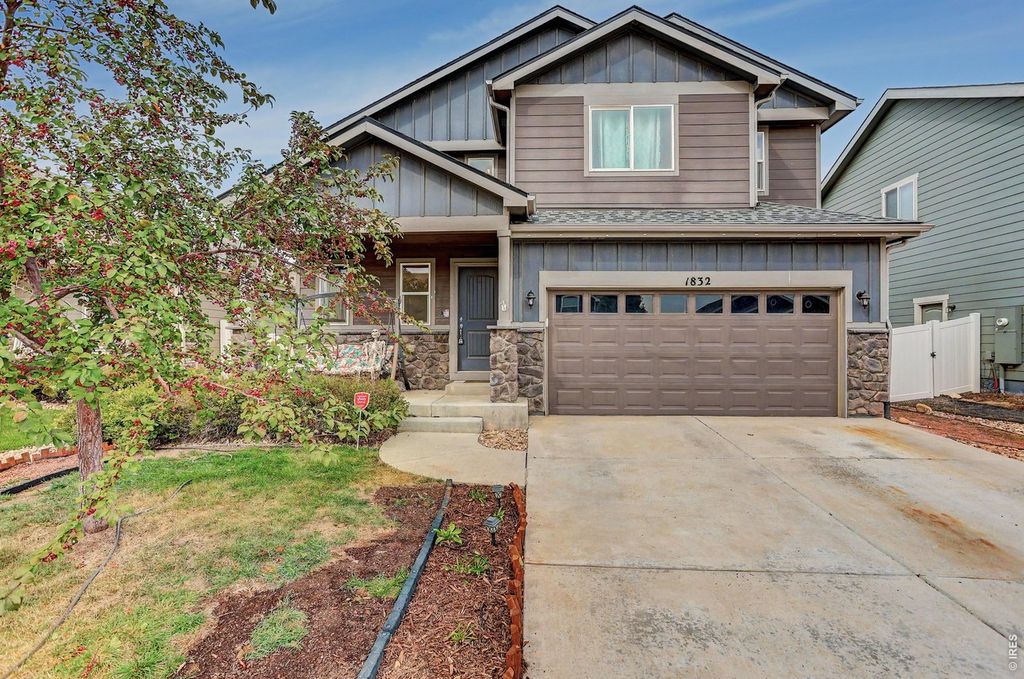 1832 Ruddlesway Dr