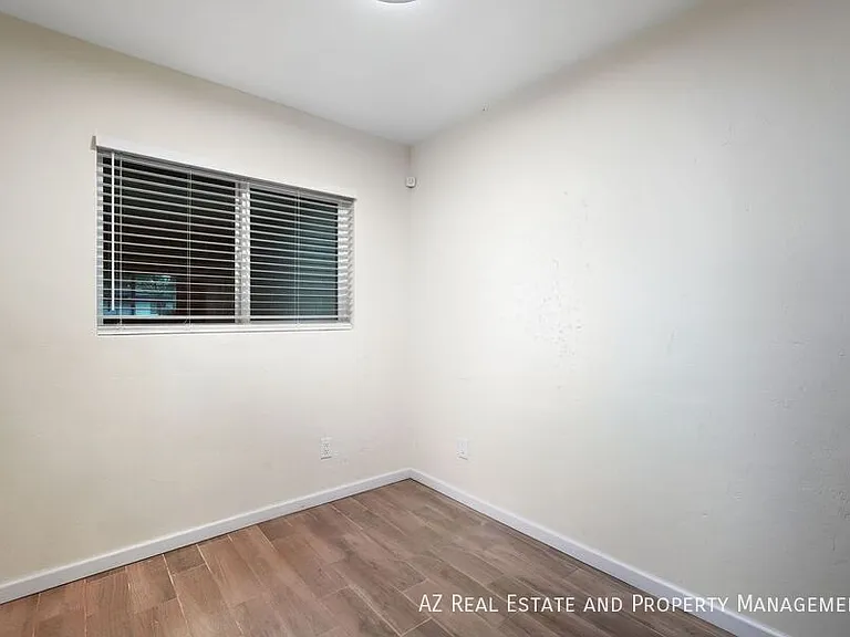 1806 E Coronado Rd #C — Photo 11
