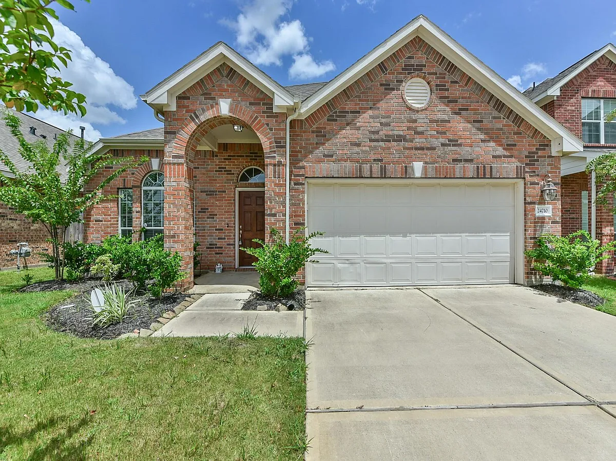 Building Photo - 24710 Forest Canopy Dr