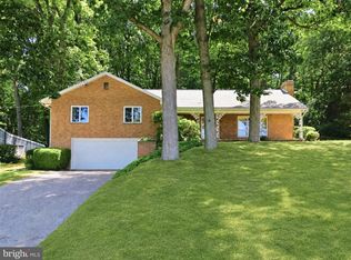 27 Woodside Dr, York, PA 17402
