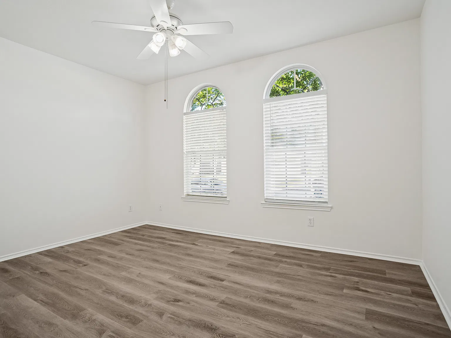 3 bed, 1593 sqft, $2,100 — Photo 4