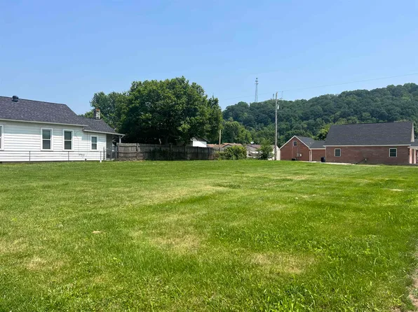 819 S 7th St, Ironton, OH 45638