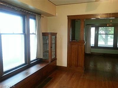 3rd image of 10310 Almira Ave