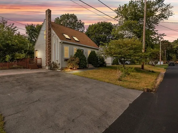 2 Sylvan Rd, North Attleboro, MA 02760