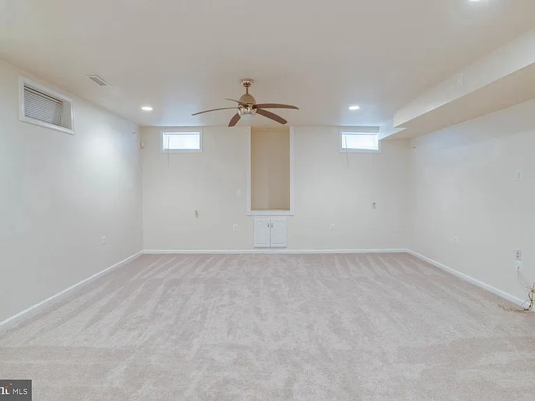42100 Porch Light Dr — Photo 8