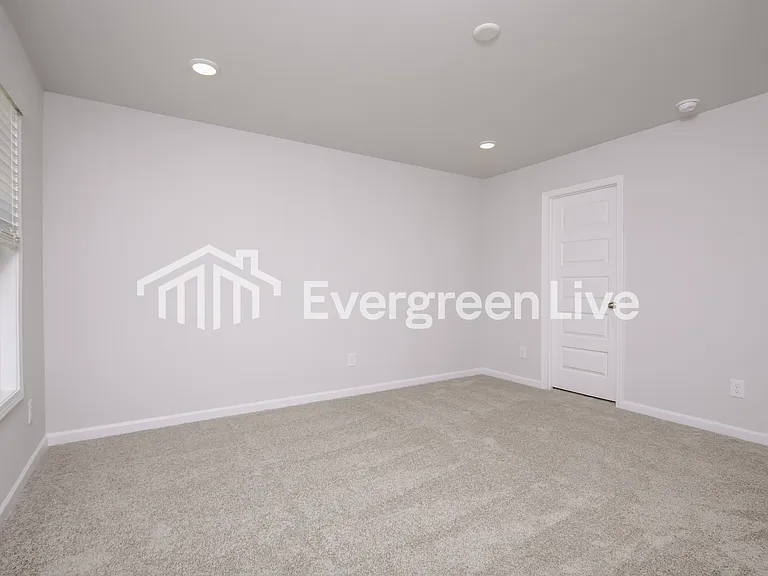562 Hodge Rd — Photo 9