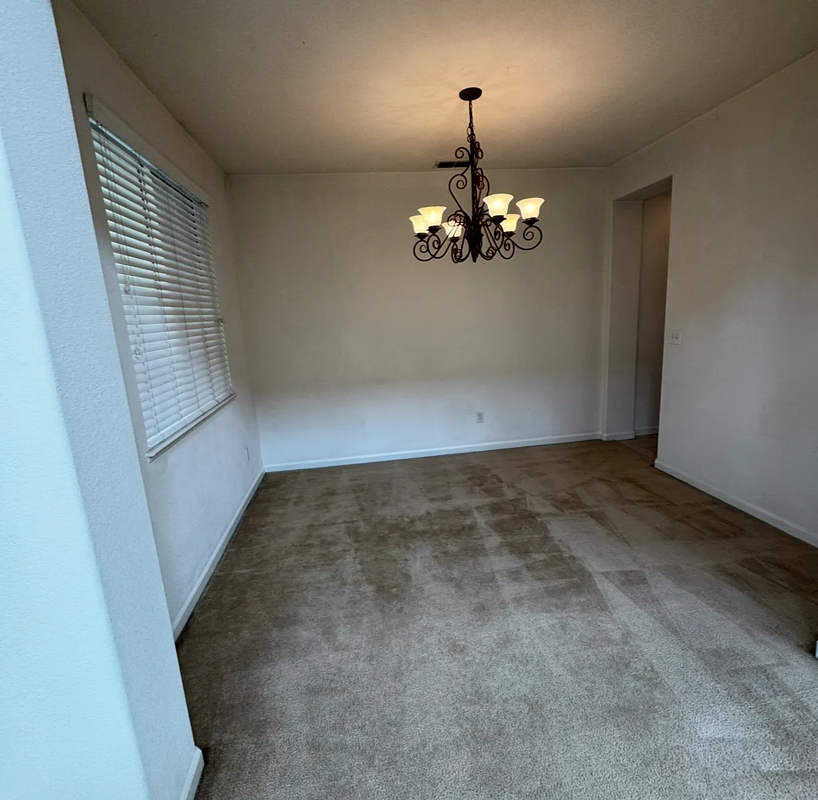 4 bed, 2.5 bath, 2154 sqft, $2,895 — Photo 2