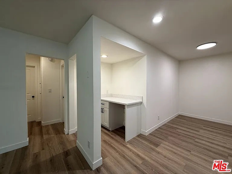 314 S Clark Dr #2 — Photo 7