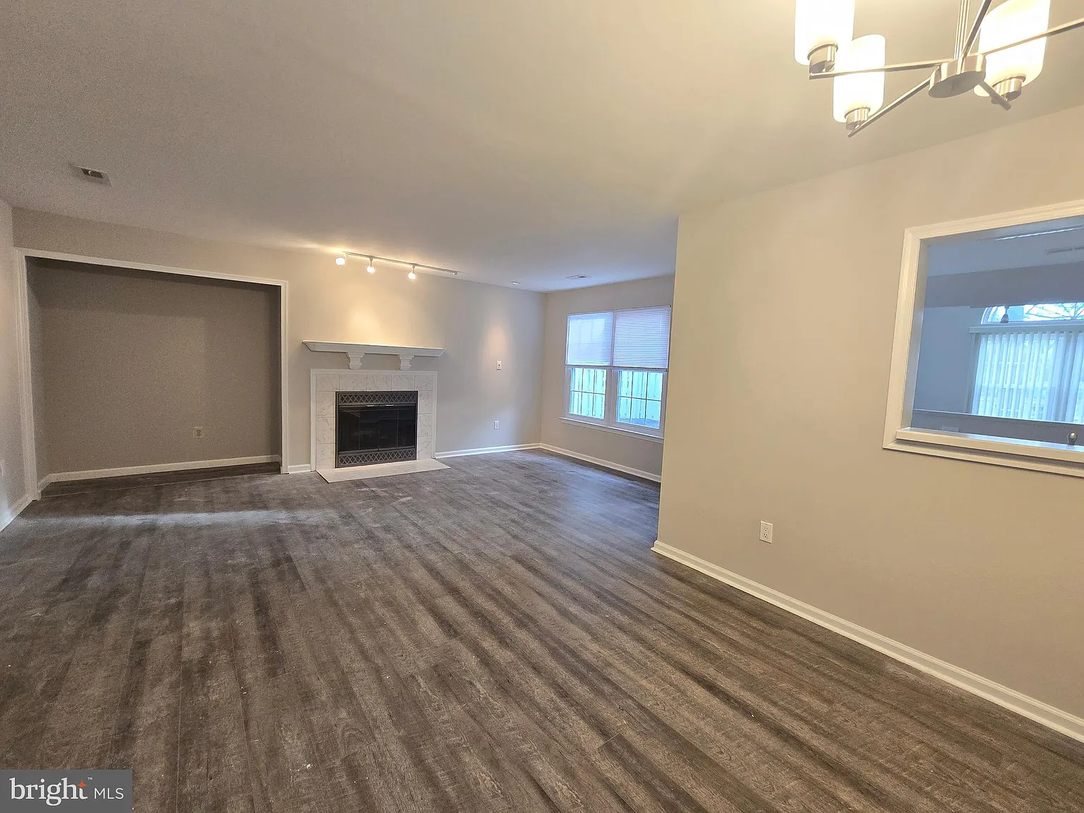 2 bed, 1430 sqft, $2,700 — Photo 2