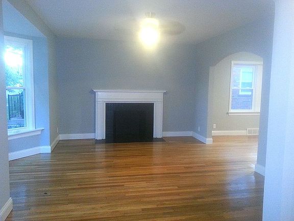 5th image of 6415 Lansdowne Ave