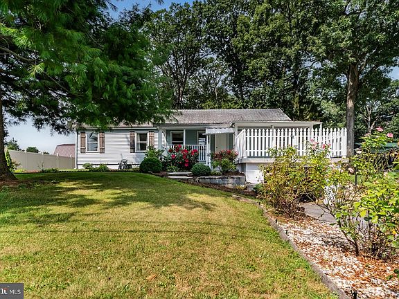 2nd image of 2103 Smoketown Rd