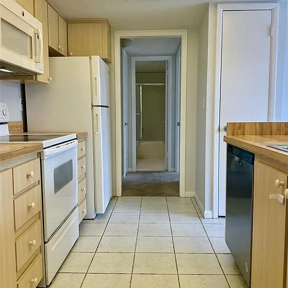 2617 Cove Cay Dr #311 — Photo 6
