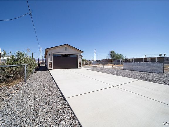 3rd image of 2024 Hualapai Drive