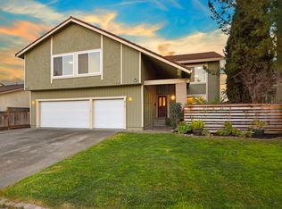 814 Louise Dr, Petaluma, CA 94954
