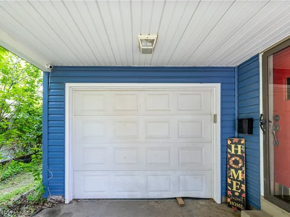 166 N Middle St, Columbiana, OH 44408
