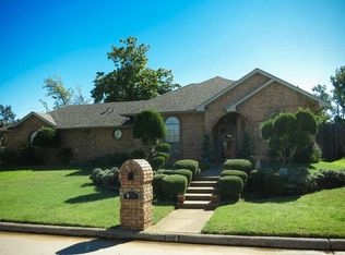 604 Hilltop Ct, Kennedale, TX 76060